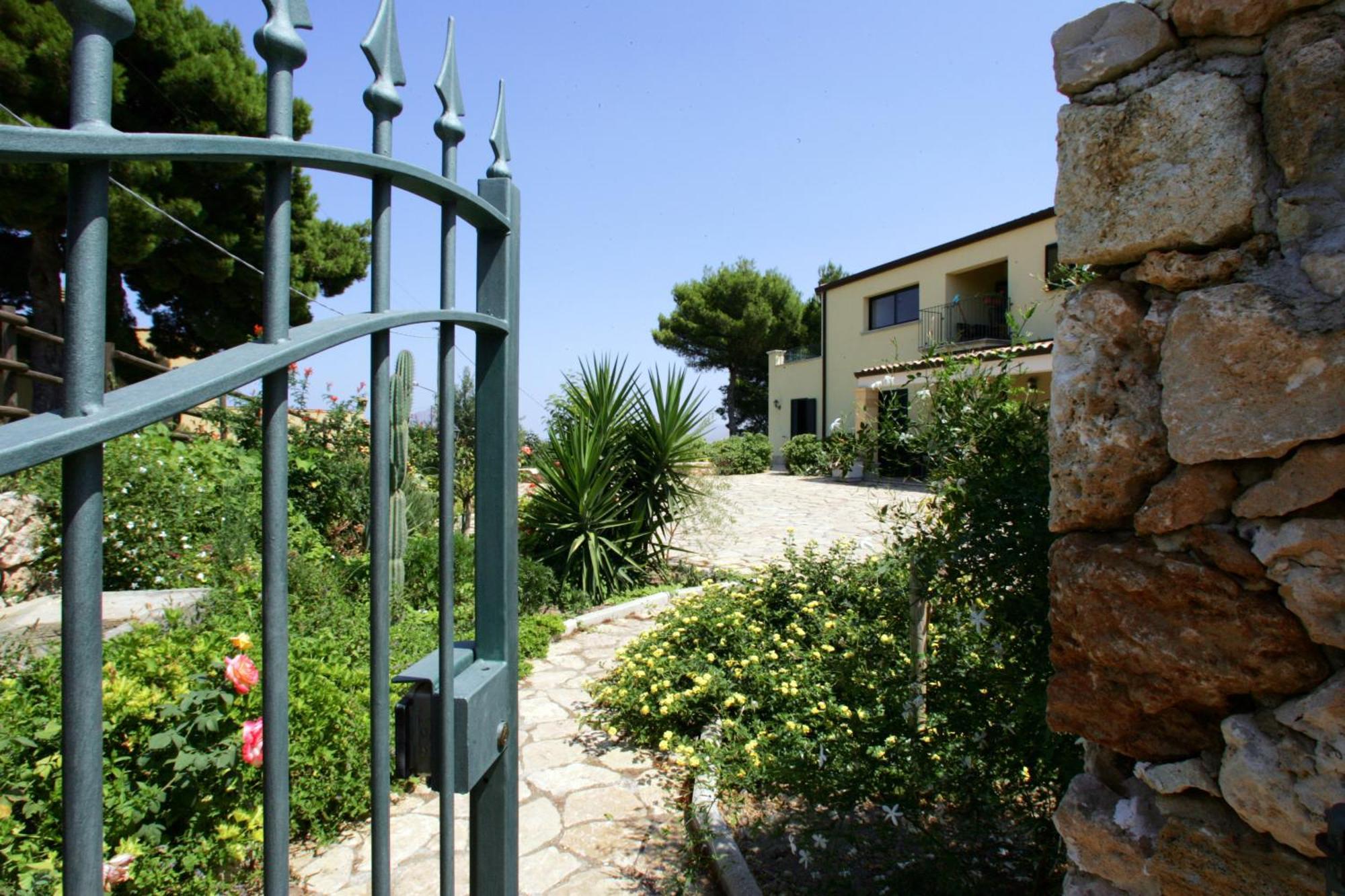 Brezza D'Estate Apartment Valderice Exterior photo
